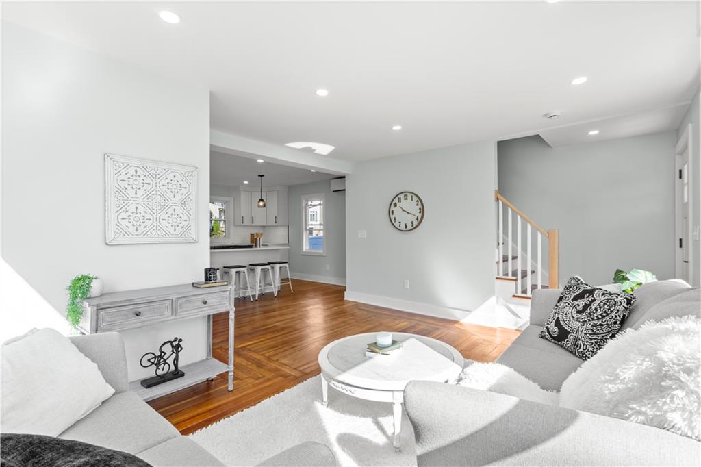 Warwick, Rhode Island, 02888, United States, 3 Bedrooms Bedrooms, ,3 BathroomsBathrooms,Residential,For Sale,2005578