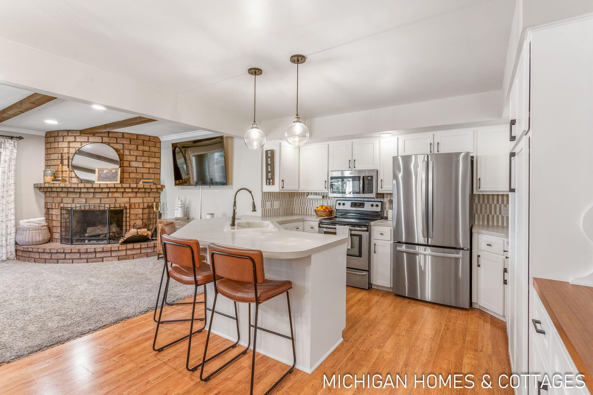 Jenison, Michigan, 49428, United States, 4 Bedrooms Bedrooms, ,3 BathroomsBathrooms,Residential,For Sale,1932274