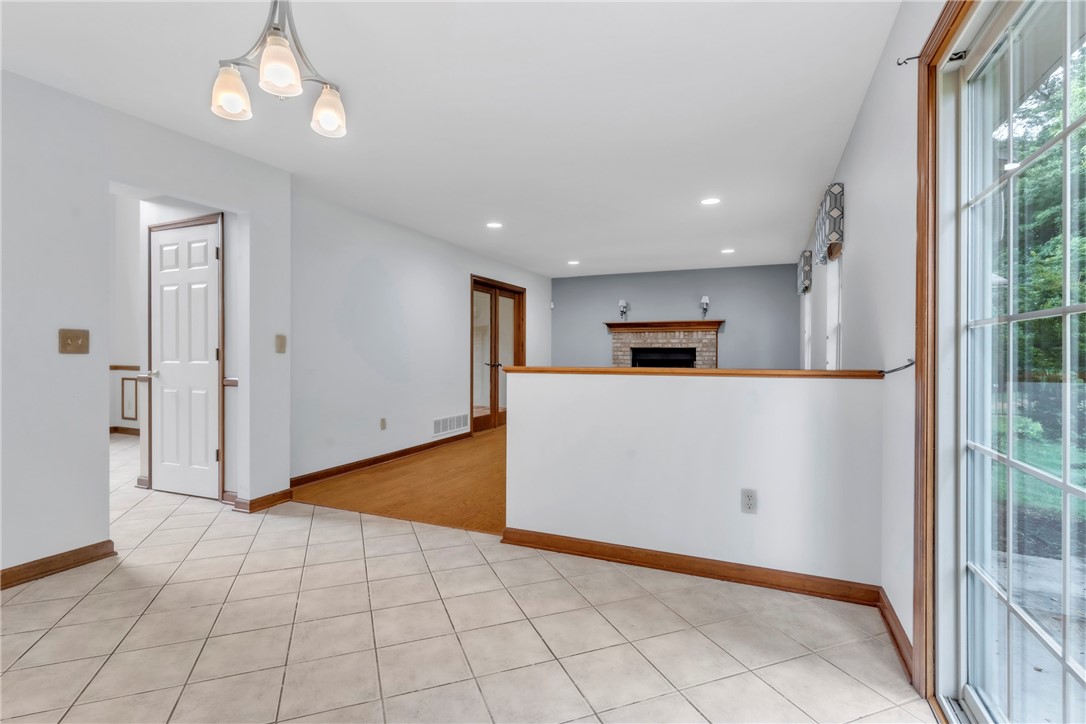 Cranberry Twp, Pennsylvania, 16066, United States, 4 Bedrooms Bedrooms, ,4 BathroomsBathrooms,Residential,For Sale,1985014