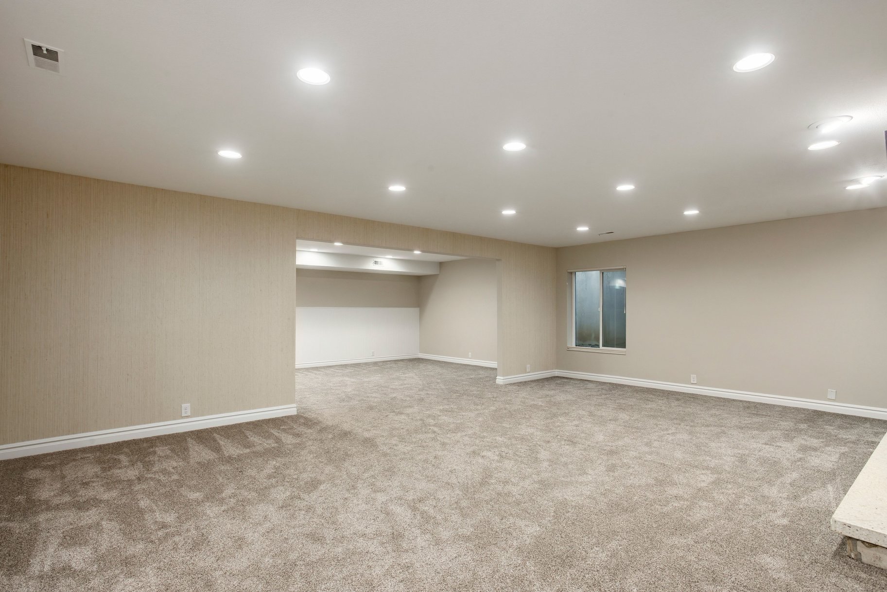  A Large Home in a Sought-After Private Community in East Millcreek - 物件實景