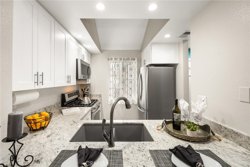 Rancho Santa Margarita, California, 92688, United States, 2 Bedrooms Bedrooms, ,1 BathroomBathrooms,Residential,For Sale,1819932