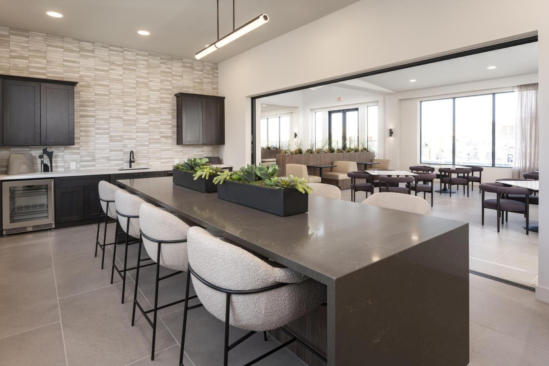 2121 W Sonoran Desert Drive  Phoenix, AZ - 物件實景