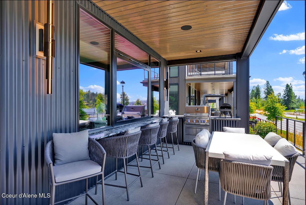 Coeur D'alene, Idaho, 83814, United States, 4 Bedrooms Bedrooms, ,4 BathroomsBathrooms,Residential,For Sale,1927385
