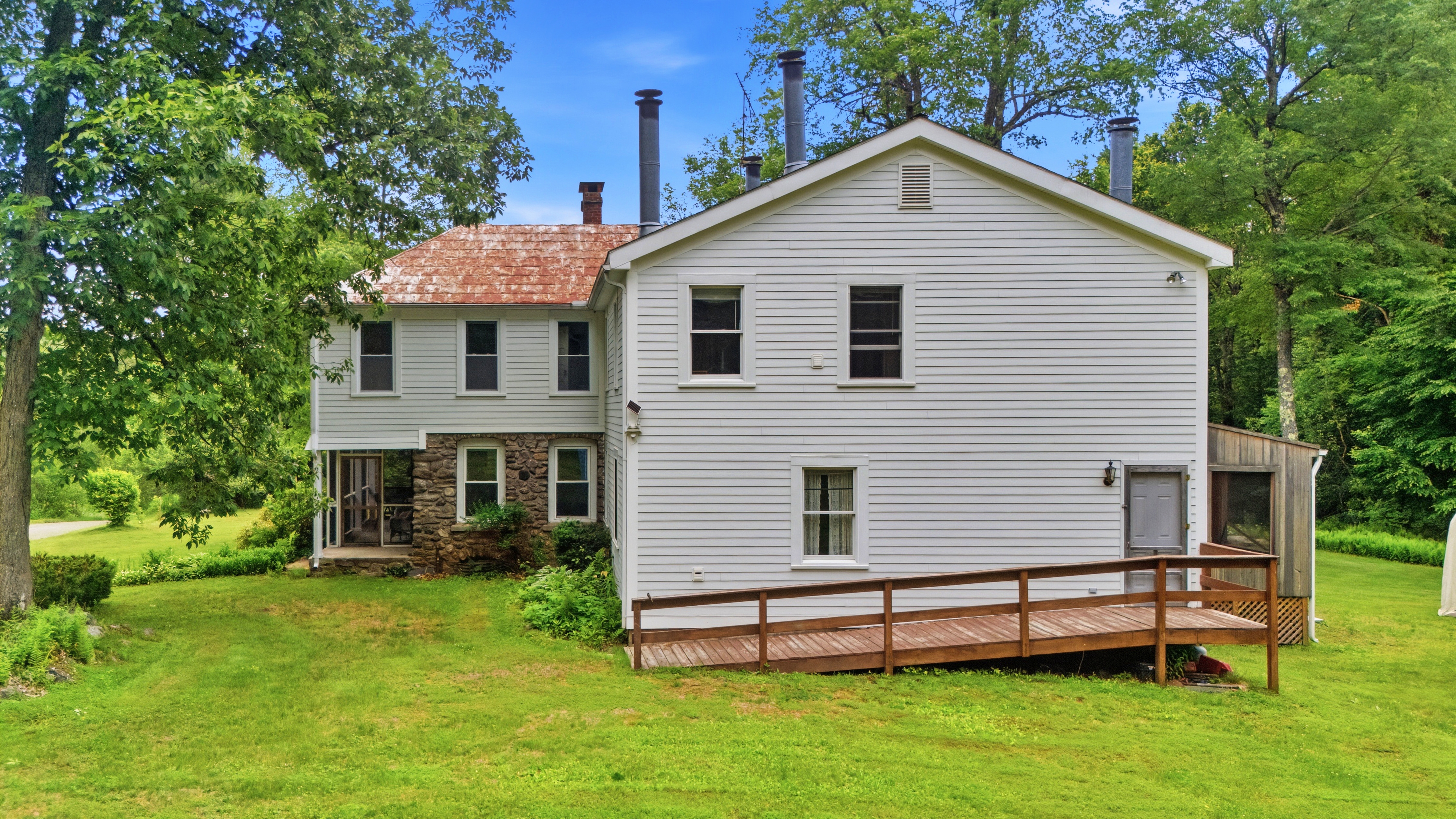  Historic 5 Bed Farmhouse on 60 Acres of Endless Possibility - 物件實景