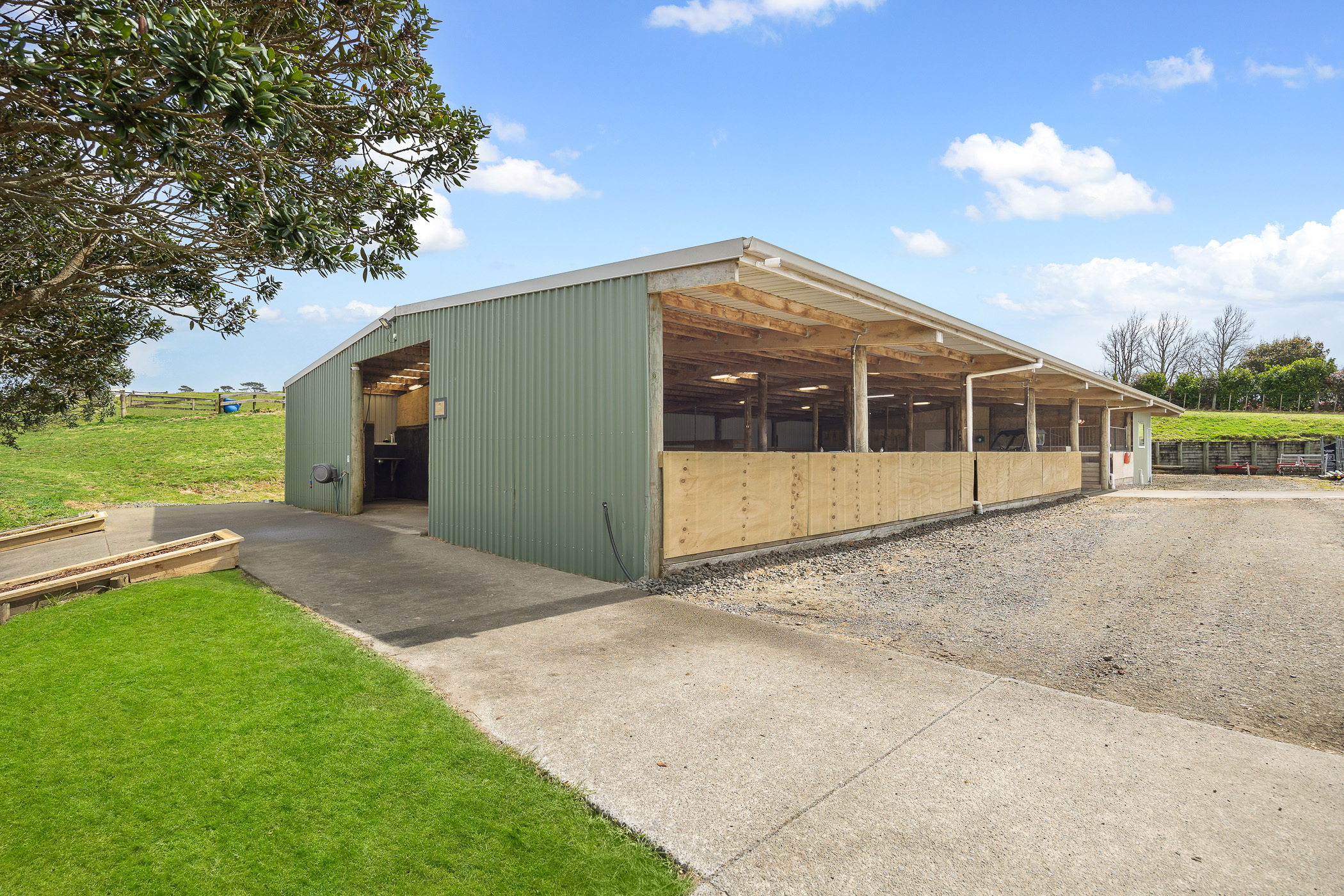  Equestrian Facility - Land Bank with Income - 物件實景