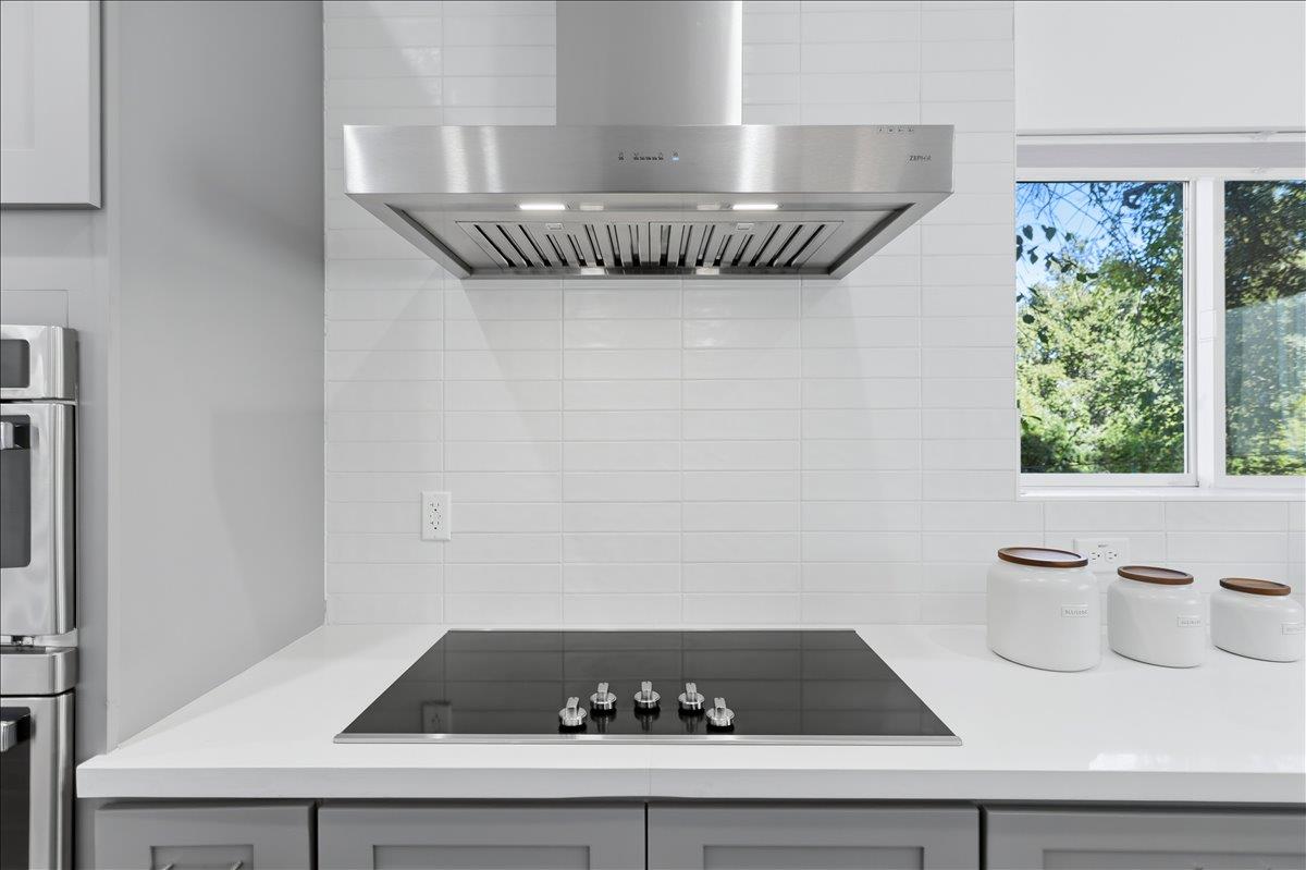 Mountain View, California, 94043, United States, 4 Bedrooms Bedrooms, ,4 BathroomsBathrooms,Residential,For Sale,1989678