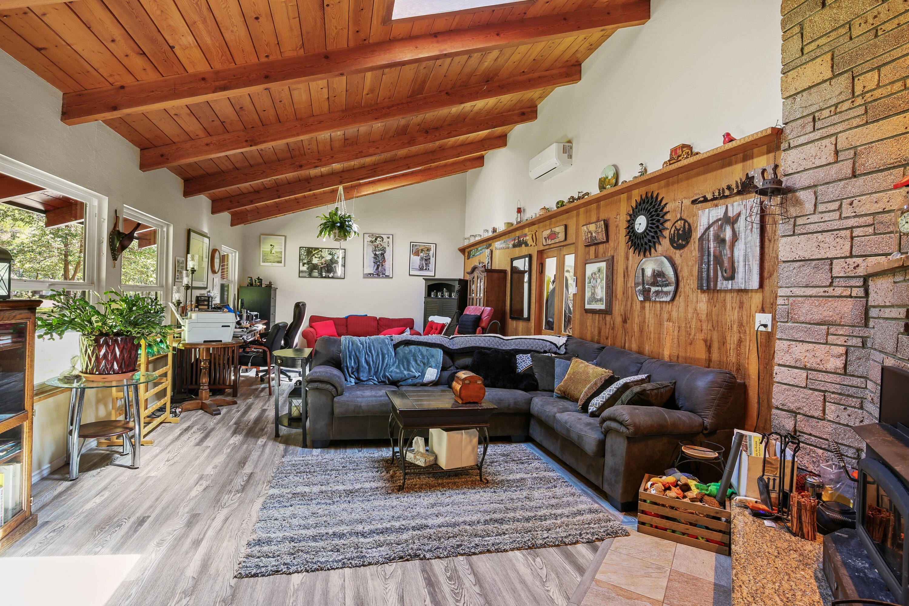 Cave Junction, Oregon, 97523, United States, 3 Bedrooms Bedrooms, ,2 BathroomsBathrooms,Residential,For Sale,1920593
