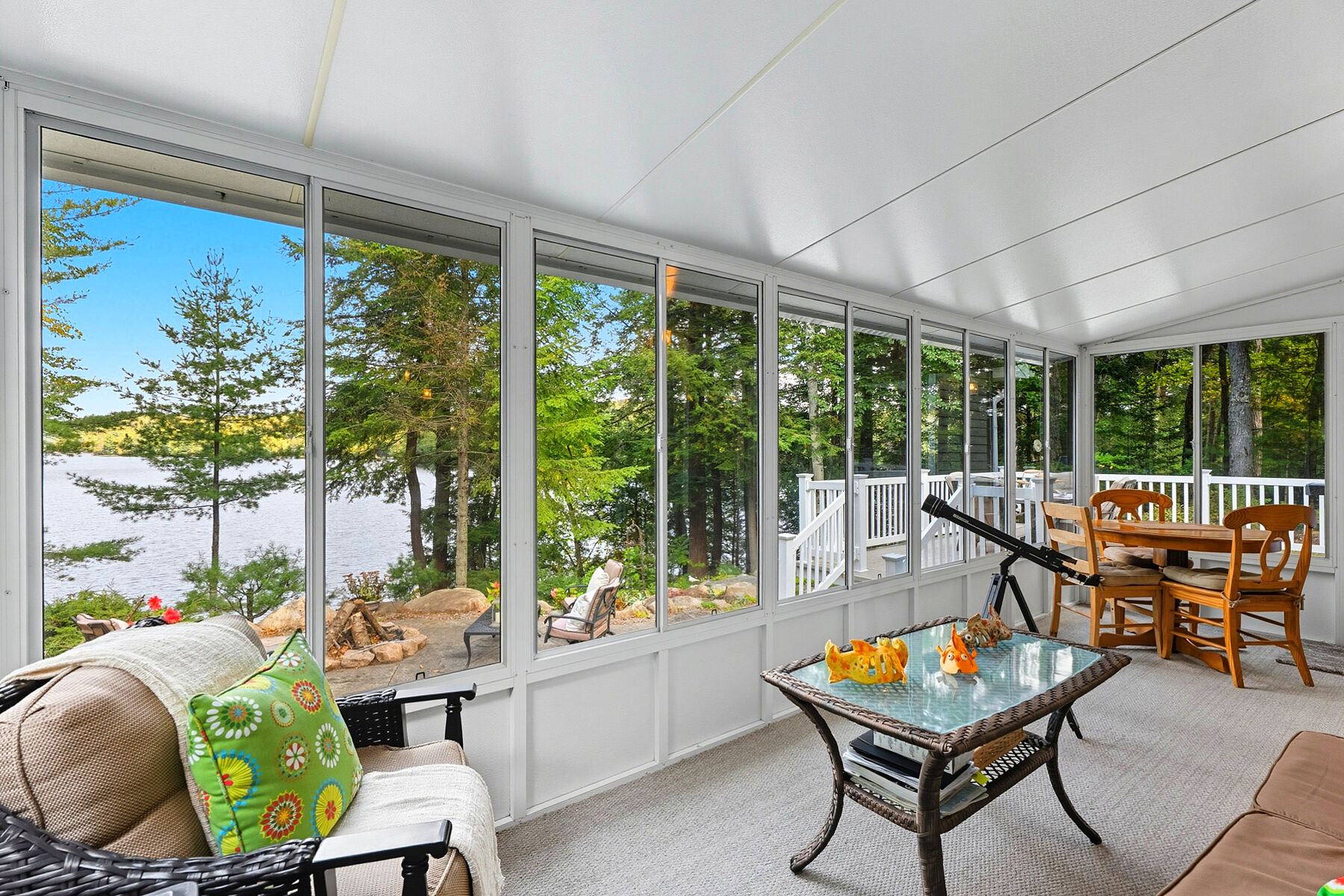  Your Private Waterfront Oasis - 物件實景