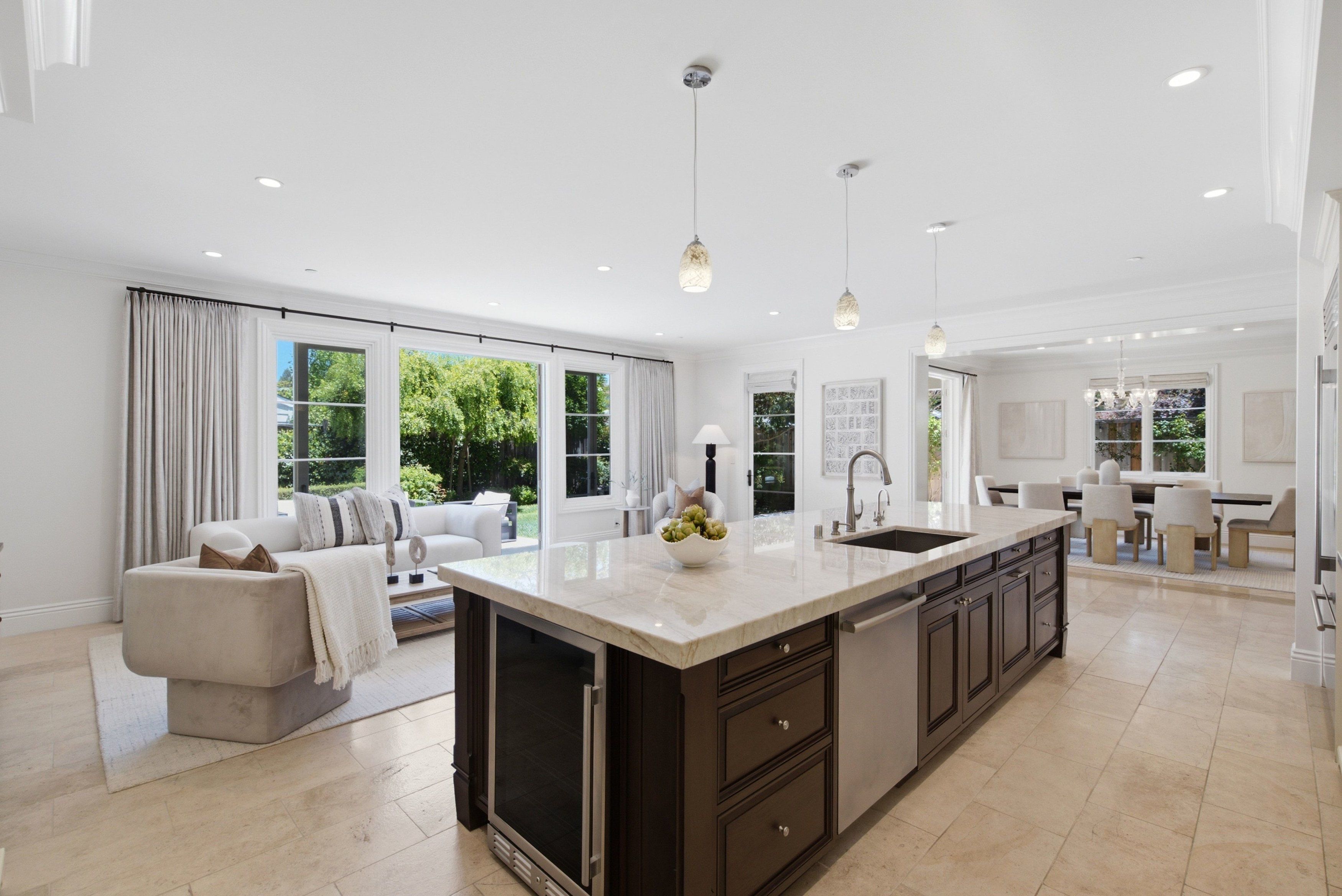  Beautifully Remodeled with Designer Finishes - 物件實景