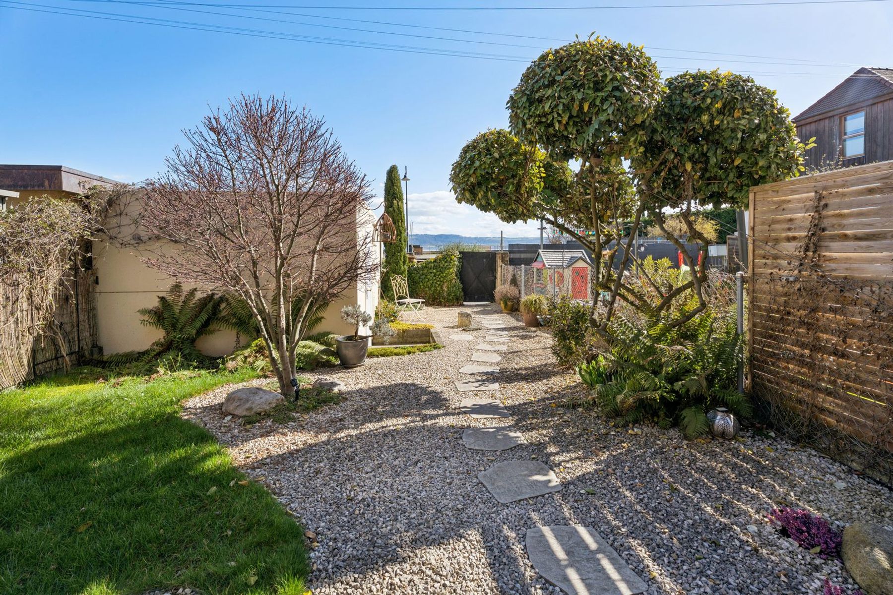  Characteristic village house facing Lake Neuchâtel - 物件實景