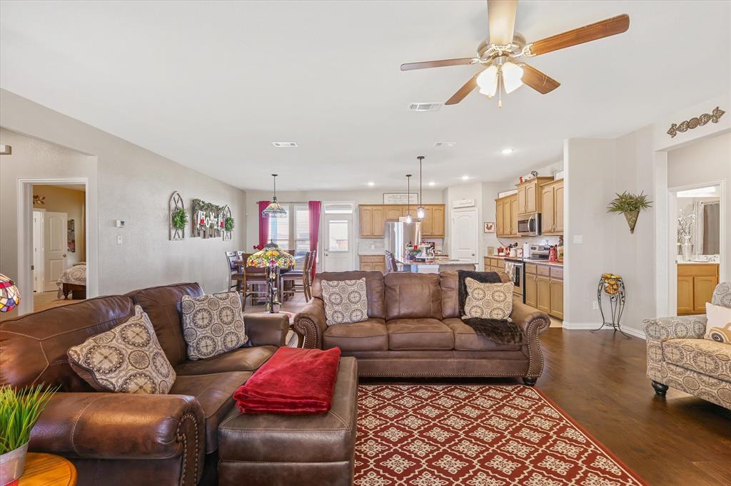 Decatur, Texas, 76234, United States, 4 Bedrooms Bedrooms, ,2 BathroomsBathrooms,Residential,For Sale,1980696