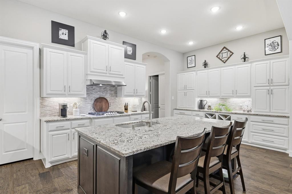 Little Elm, Texas, 75068, United States, 4 Bedrooms Bedrooms, ,4 BathroomsBathrooms,Residential,For Sale,1985757