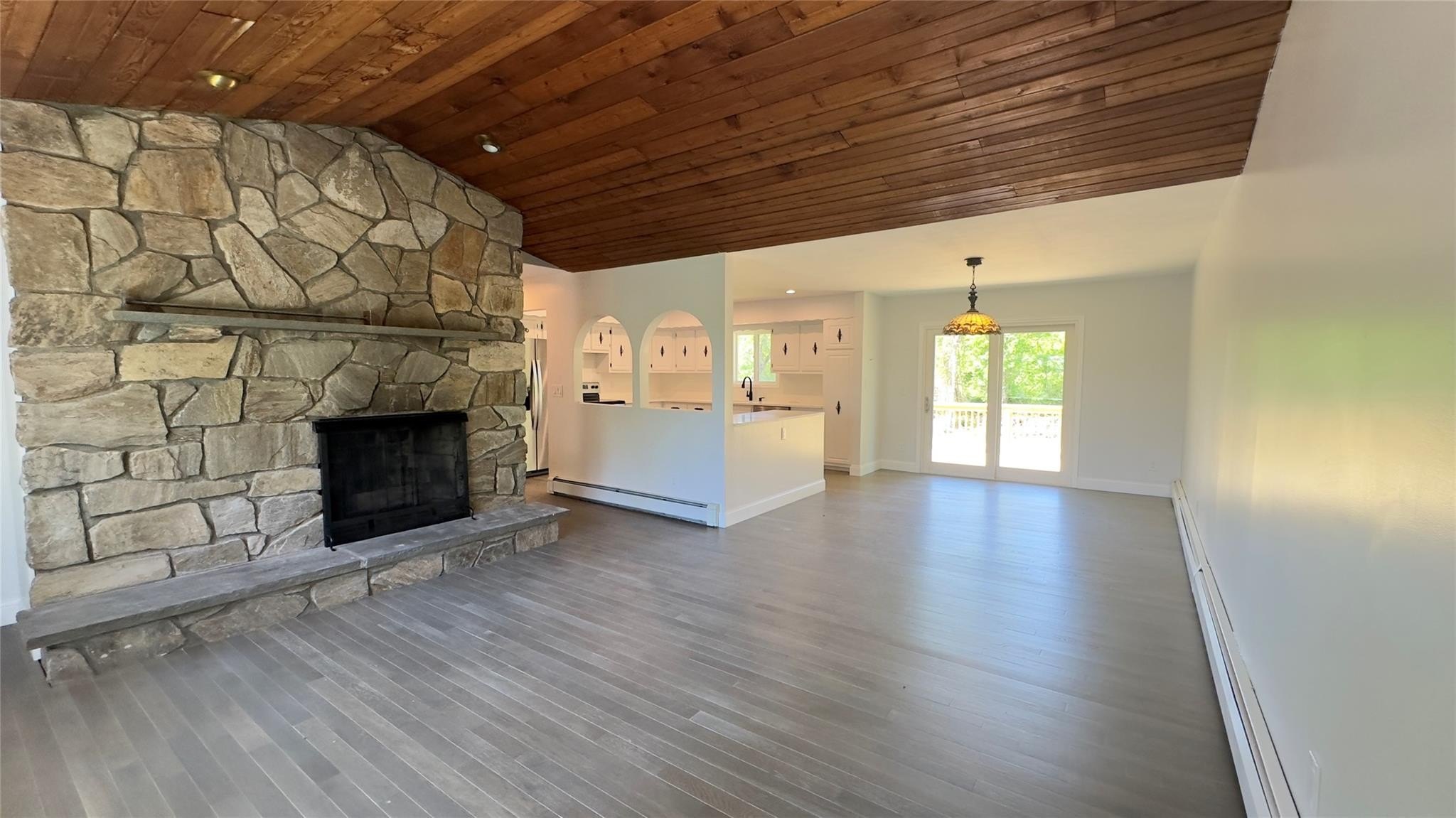 Kingston, New York, 12401, United States, 3 Bedrooms Bedrooms, ,2 BathroomsBathrooms,Residential,For Sale,1944952