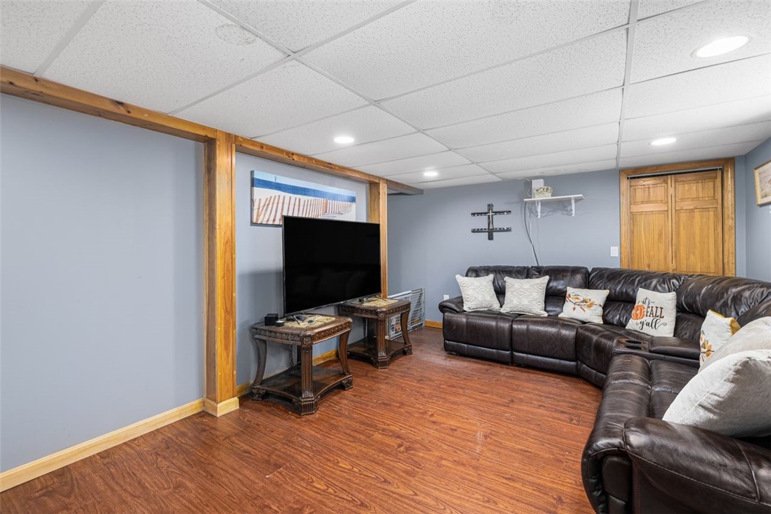 Cranston, Rhode Island, 02910, United States, 3 Bedrooms Bedrooms, ,3 BathroomsBathrooms,Residential,For Sale,1969292