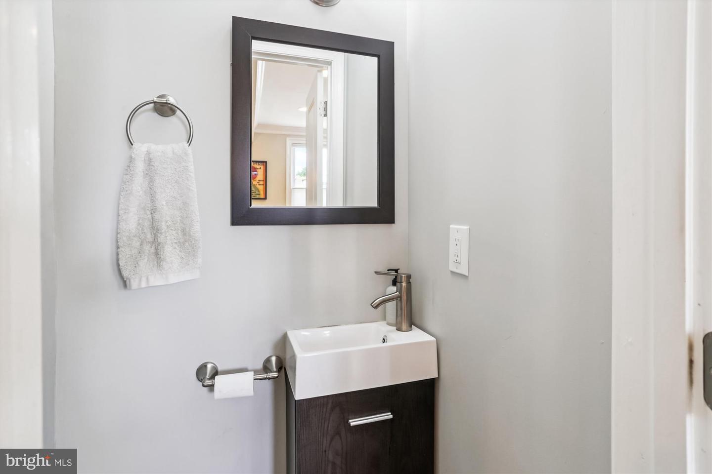 Washington, District of Columbia, 20011, United States, 3 Bedrooms Bedrooms, ,4 BathroomsBathrooms,Residential,For Sale,1941058