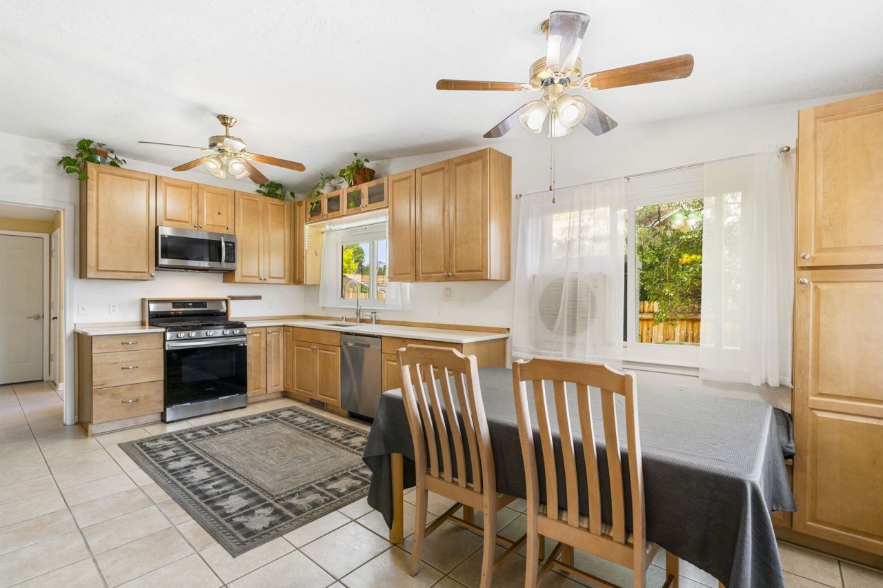 White Rock, New Mexico, 87547, United States, 4 Bedrooms Bedrooms, ,3 BathroomsBathrooms,Residential,For Sale,1906600