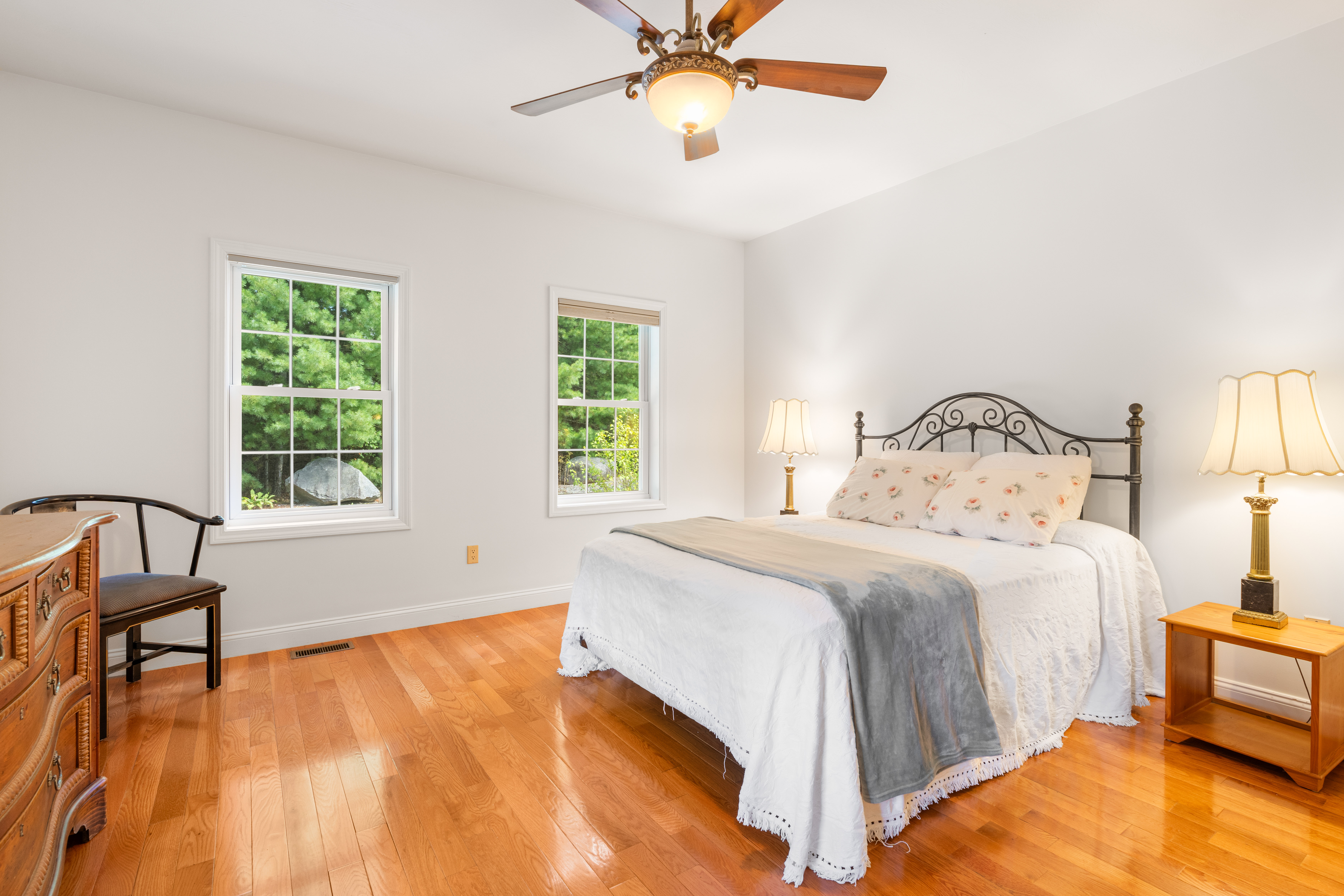  21 Steinbeck Street, Tyngsborough, MA, 01879 - 物件實景