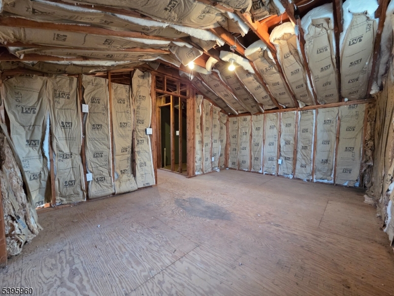 Tewksbury Twp., New Jersey, 07830, United States, 2 Bedrooms Bedrooms, ,2 BathroomsBathrooms,Residential,For Sale,1991114