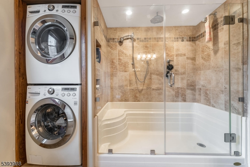 Newton, New Jersey, 07860, United States, 3 Bedrooms Bedrooms, ,3 BathroomsBathrooms,Residential,For Sale,1980842