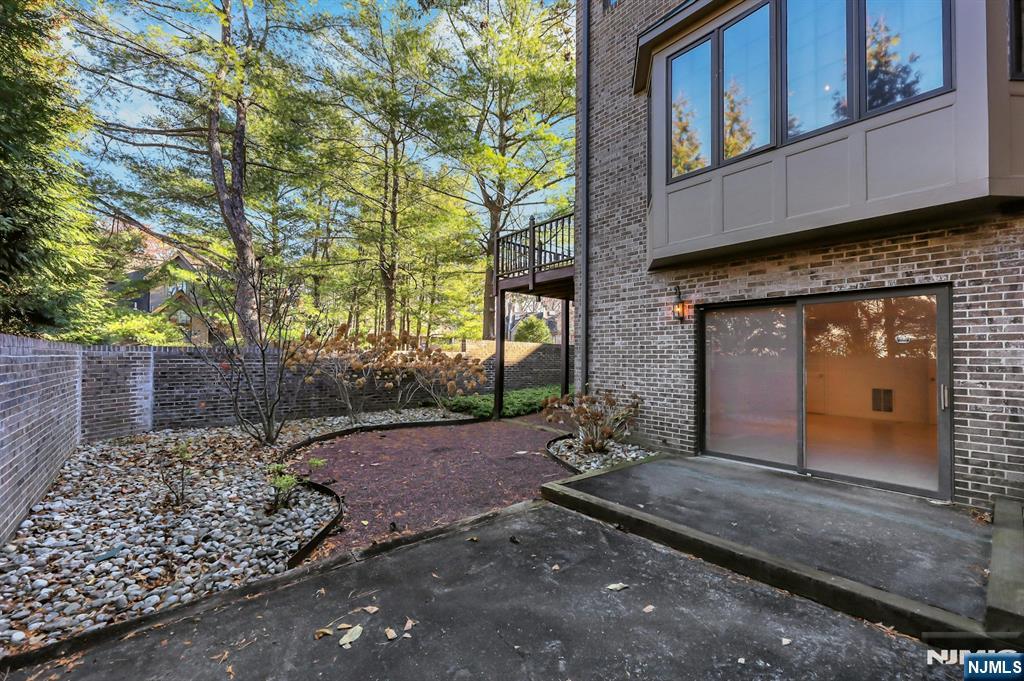 Park Ridge, New Jersey, 07656, United States, 3 Bedrooms Bedrooms, ,5 BathroomsBathrooms,Residential,For Sale,2001843