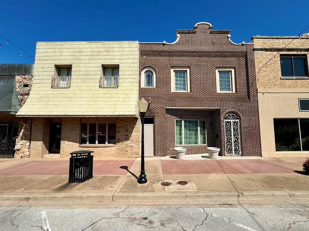 Chickasha, Oklahoma, 73018, United States, 7 Bedrooms Bedrooms, ,7 BathroomsBathrooms,Residential,For Sale,1921777