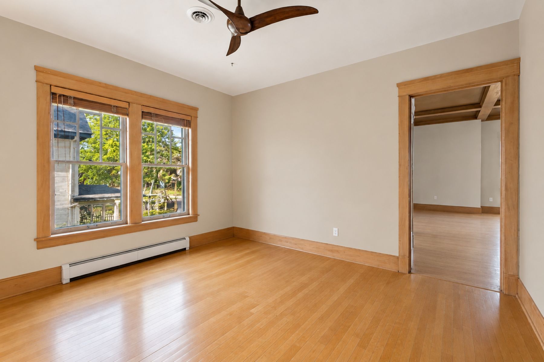  Rich Craftsmanship and Versatility in this Historic Residence - 物件實景