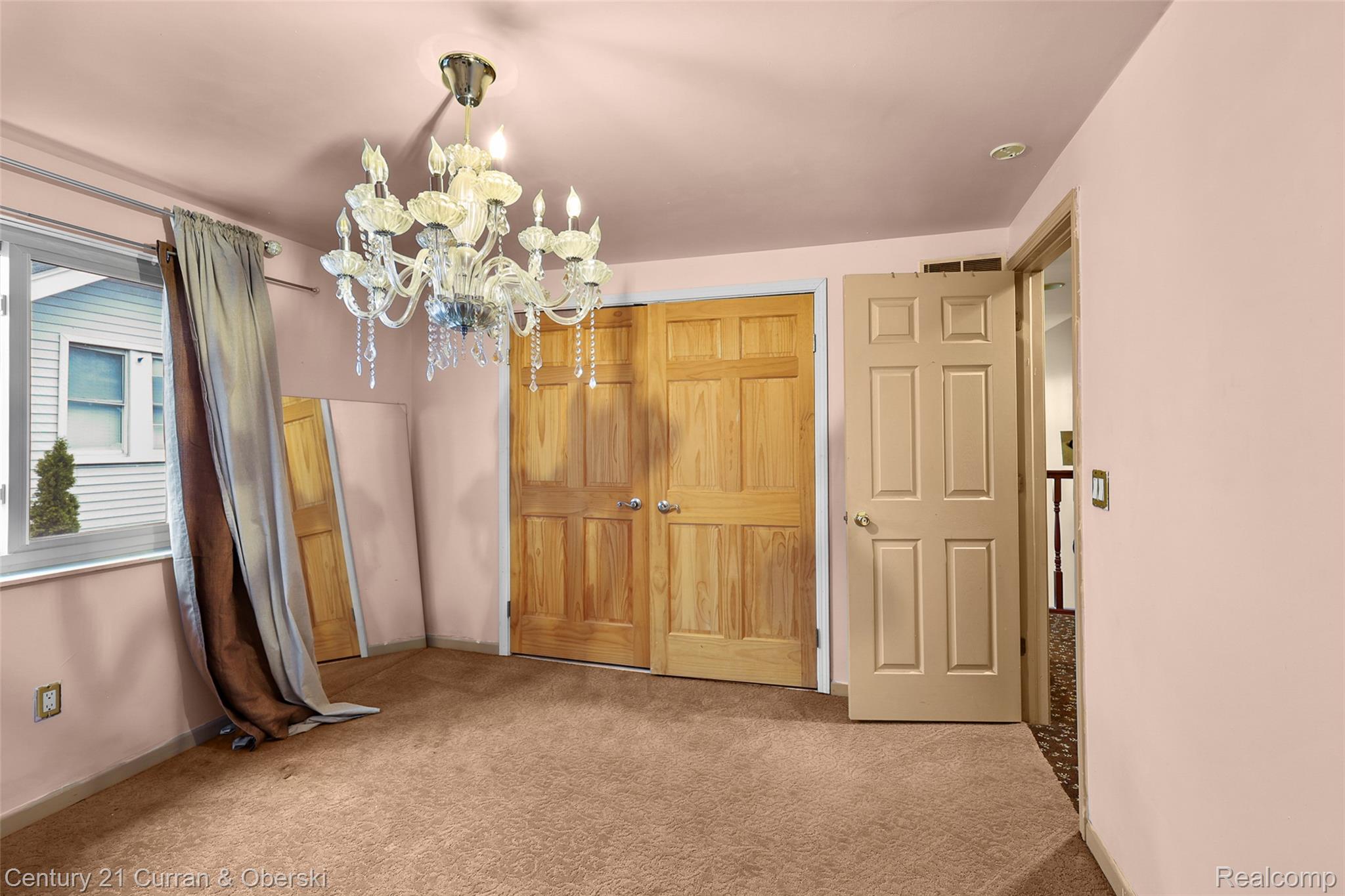 Dearborn, Michigan, 48126, United States, 4 Bedrooms Bedrooms, ,4 BathroomsBathrooms,Residential,For Sale,1974574