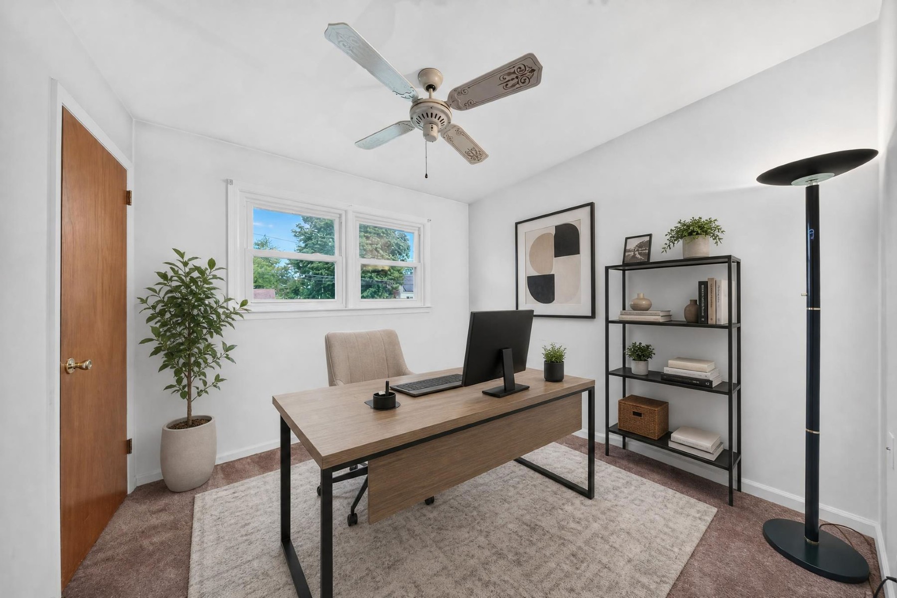  Conveniently Located Ranch Style Home - 物件實景