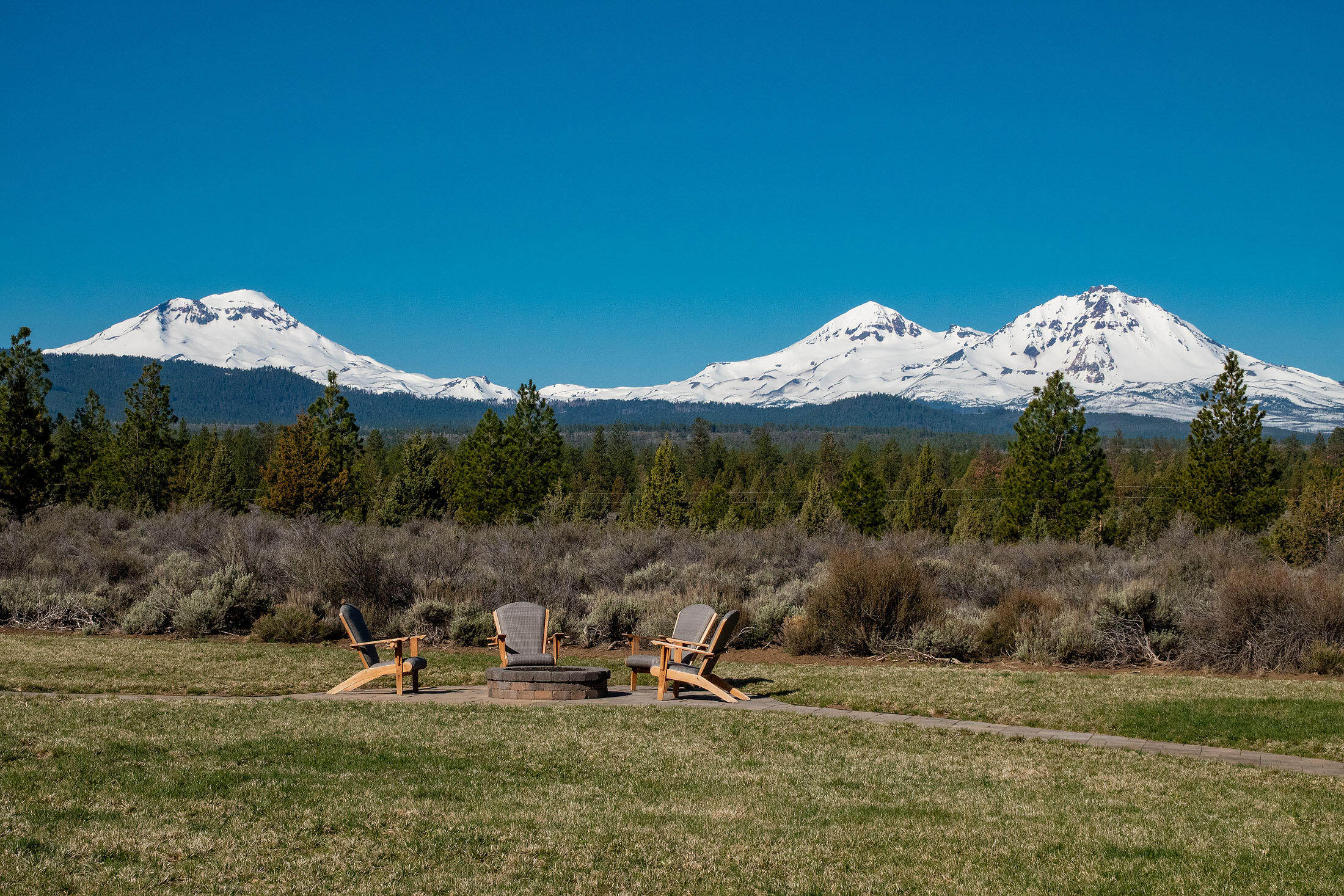 Bend, Oregon, 97703, United States, 3 Bedrooms Bedrooms, ,2 BathroomsBathrooms,Residential,For Sale,1826541