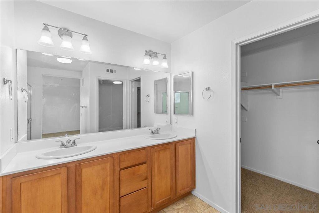 San Diego, California, 92110, United States, 3 Bedrooms Bedrooms, ,2 BathroomsBathrooms,Residential,For Sale,1914141