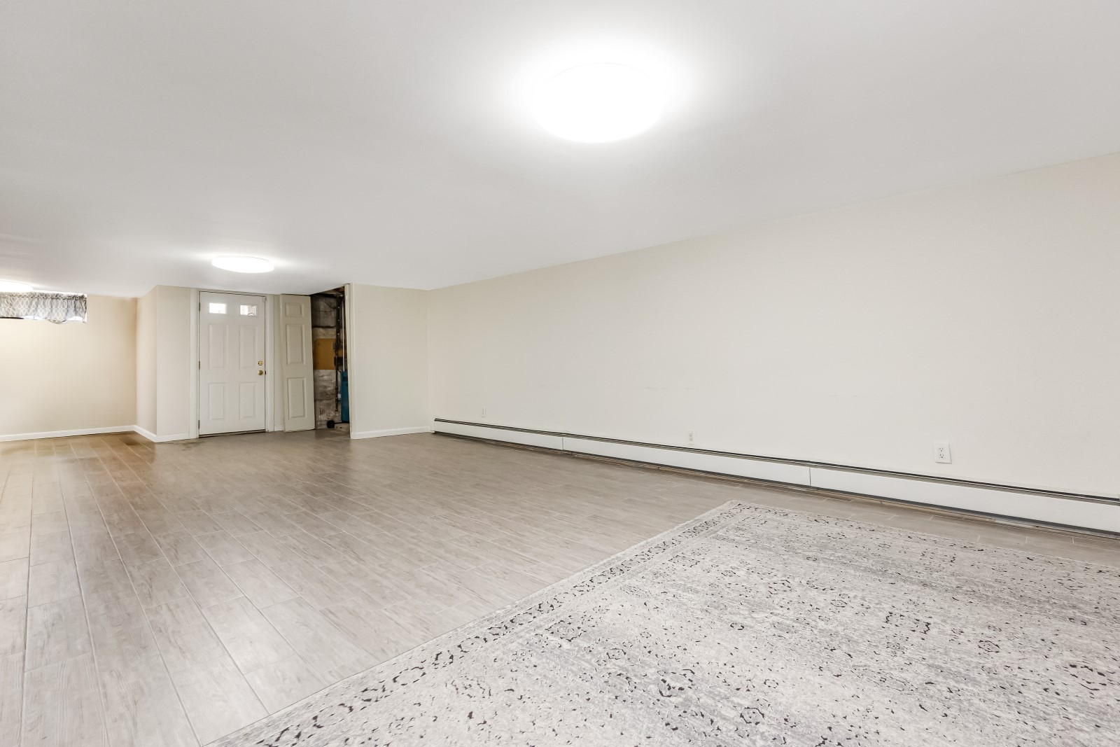 Middle Village, New York, 11379, United States, 3 Bedrooms Bedrooms, ,2 BathroomsBathrooms,Residential,For Sale,1941665