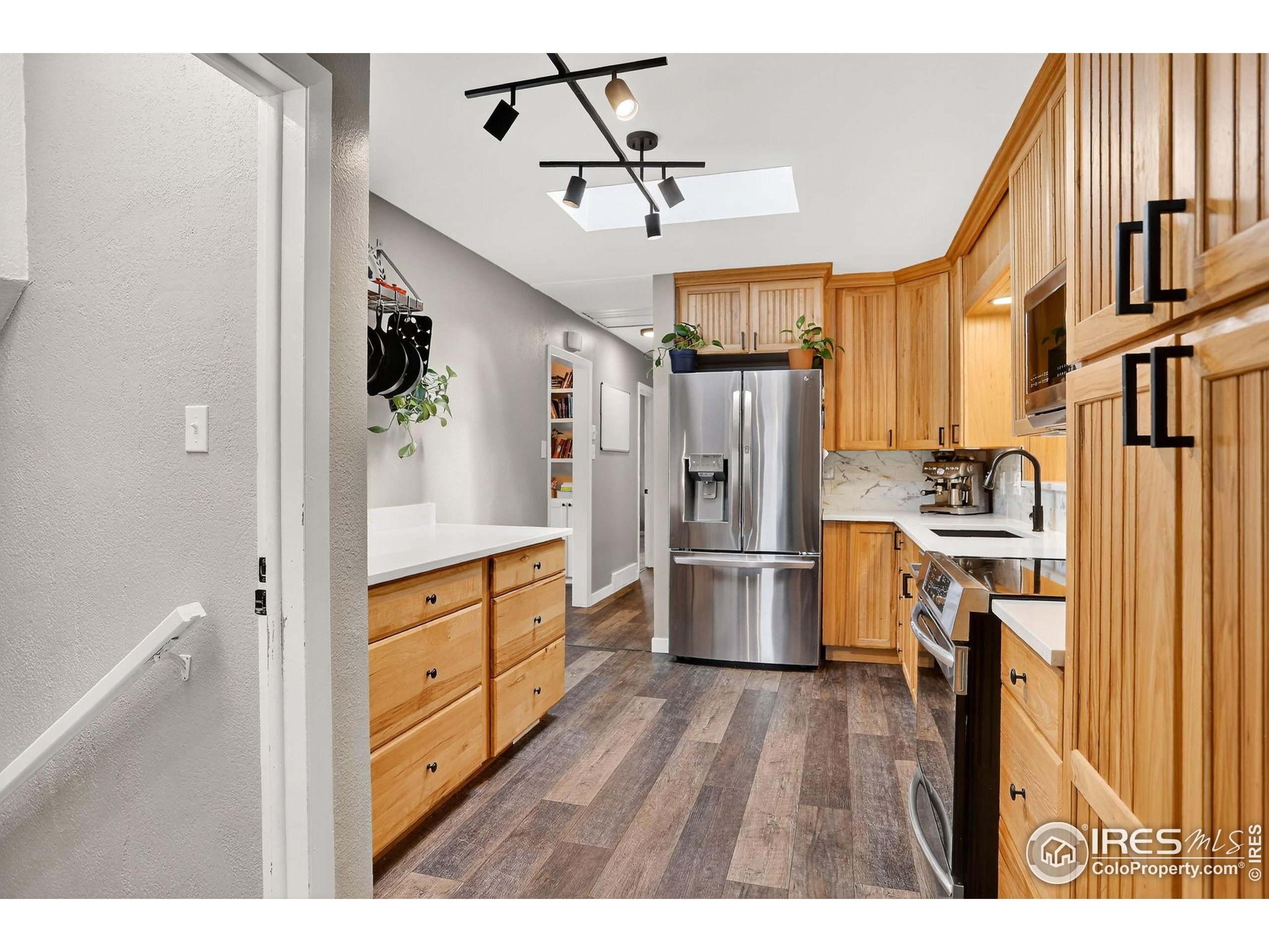 Longmont, Colorado, 80501, United States, 3 Bedrooms Bedrooms, ,1 BathroomBathrooms,Residential,For Sale,1948840