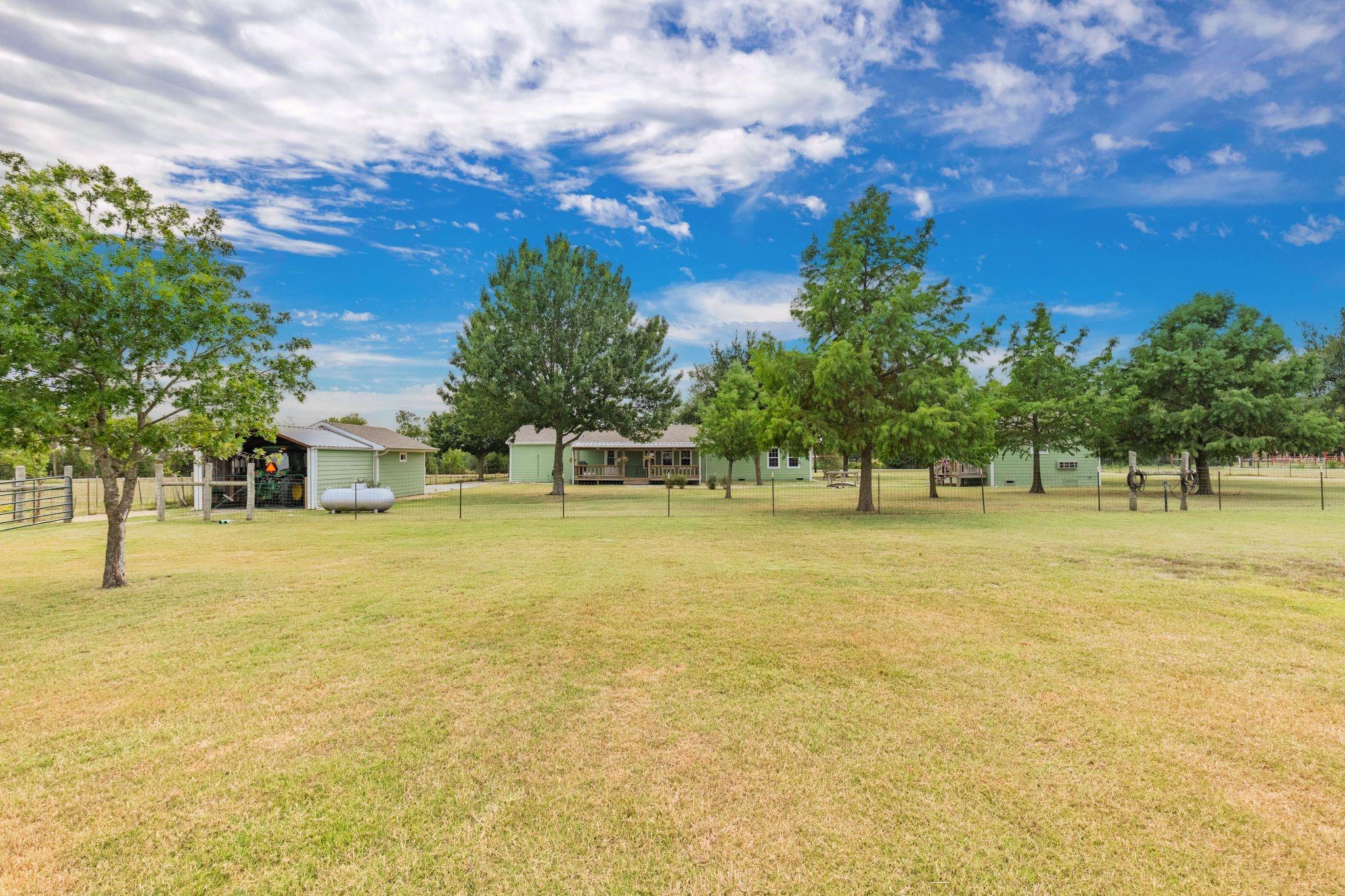 Caddo Mills, Texas, 75135, United States, 3 Bedrooms Bedrooms, ,2 BathroomsBathrooms,Residential,For Sale,1975401