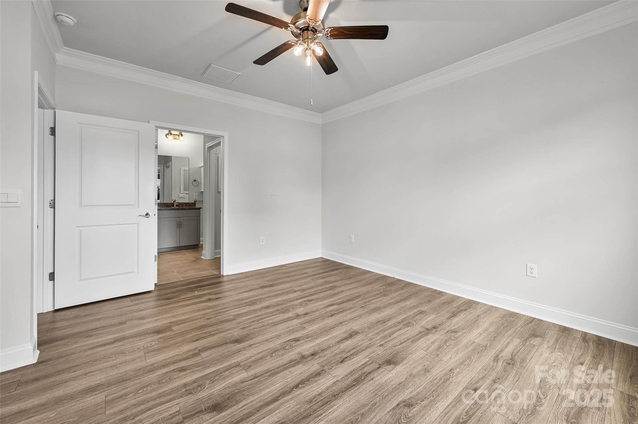 Hendersonville, North Carolina, 28792, United States, 3 Bedrooms Bedrooms, ,3 BathroomsBathrooms,Residential,For Sale,1927373