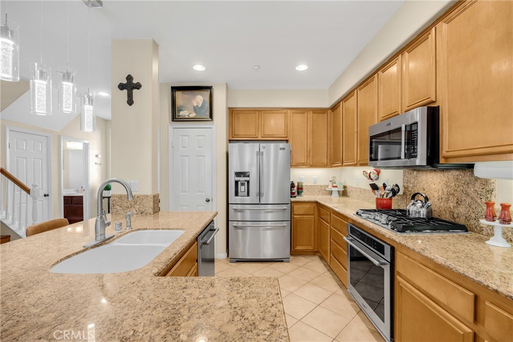 Highland, California, 92346, United States, 5 Bedrooms Bedrooms, ,4 BathroomsBathrooms,Residential,For Sale,1975200