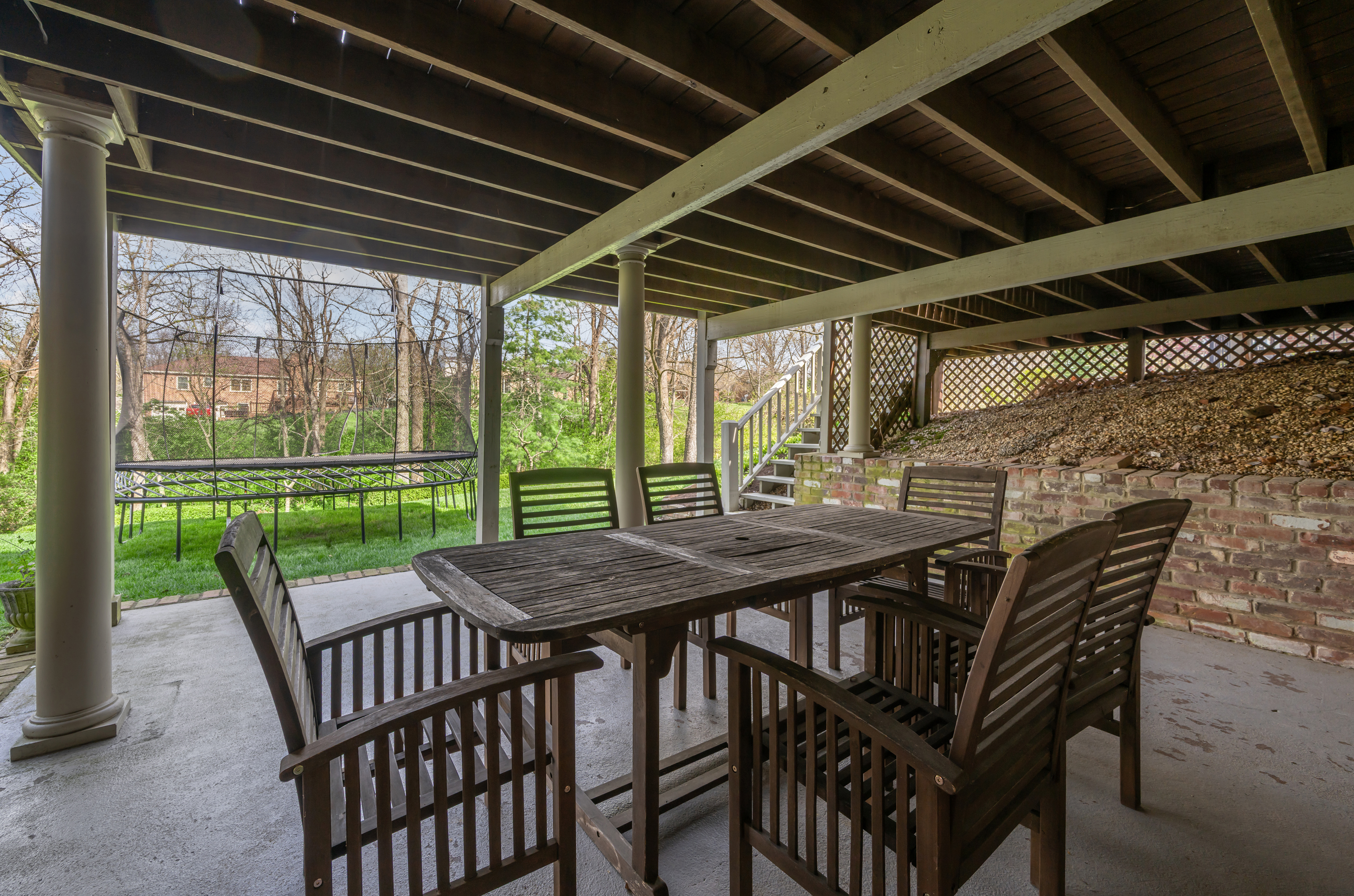  2071 Manor Drive - 物件實景