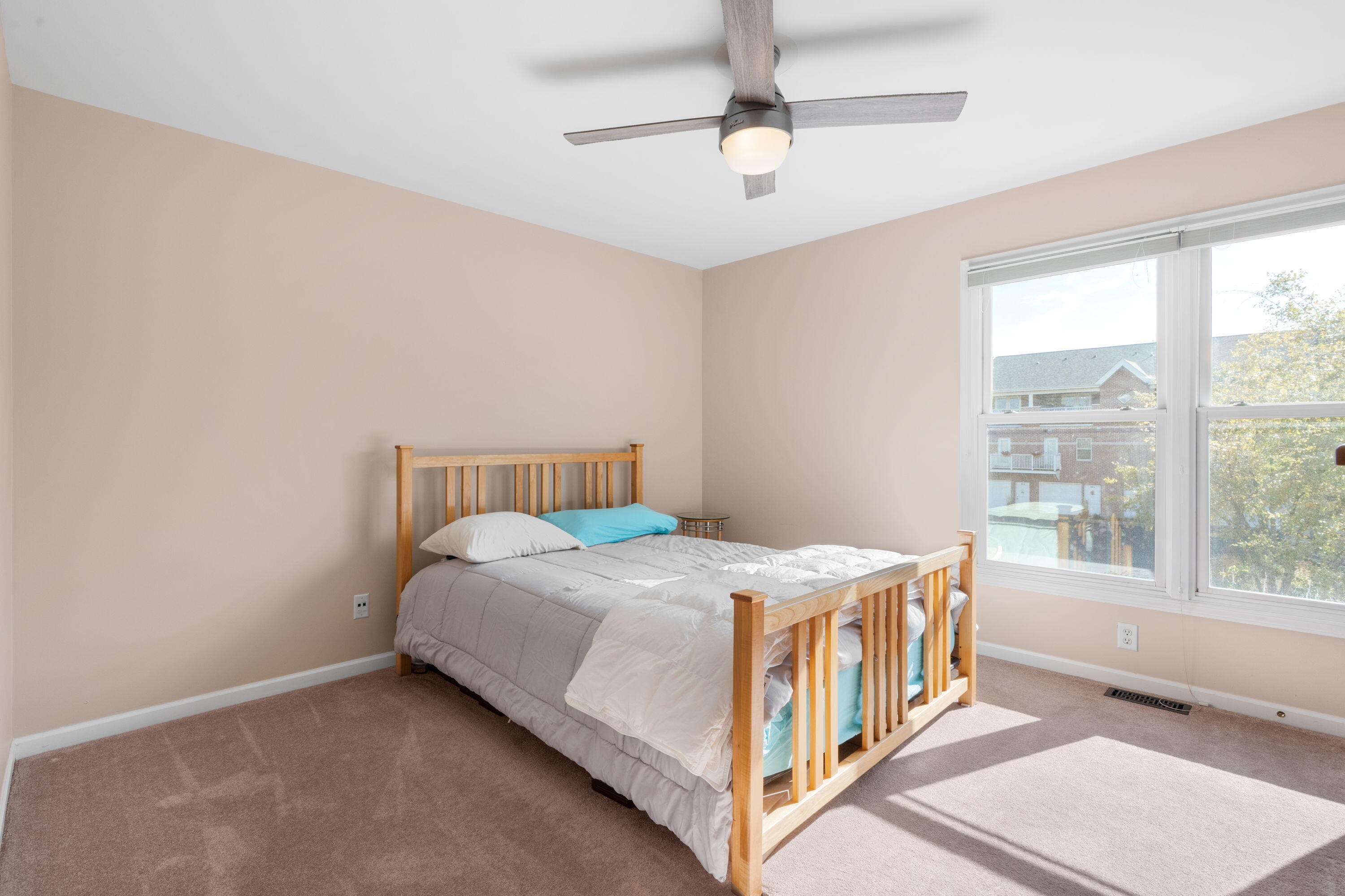 Kenosha, Wisconsin, 53140, United States, 3 Bedrooms Bedrooms, ,3 BathroomsBathrooms,Residential,For Sale,1985351