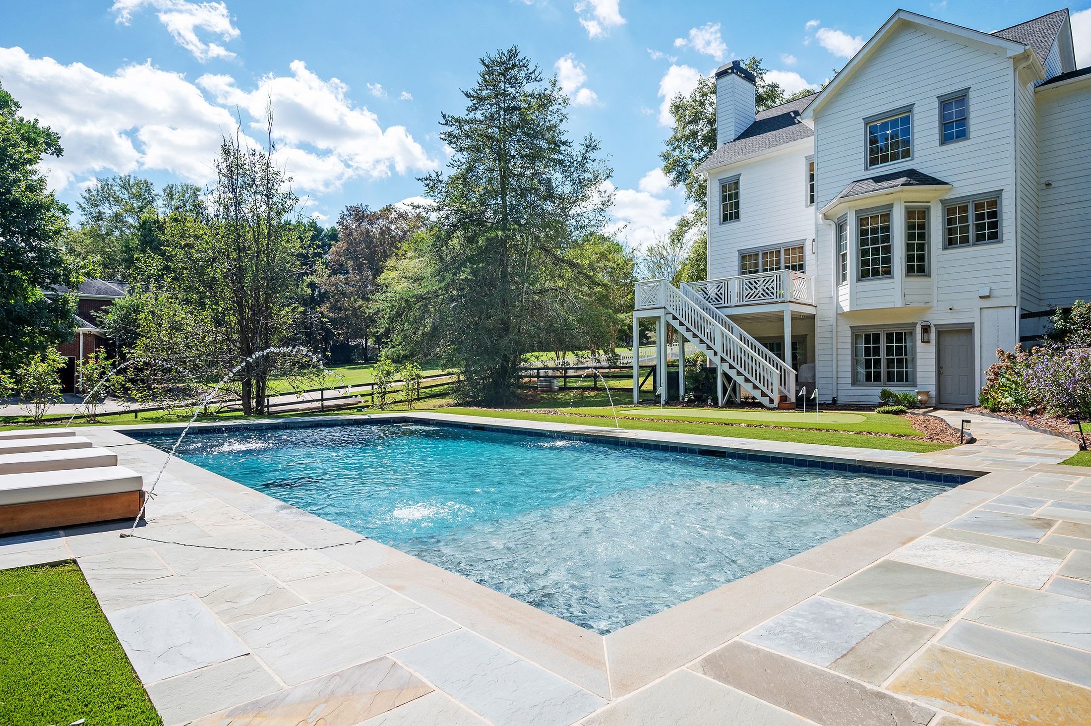  Timeless Southern Architecture Meets Sophisticated Contemporary Living - 物件實景