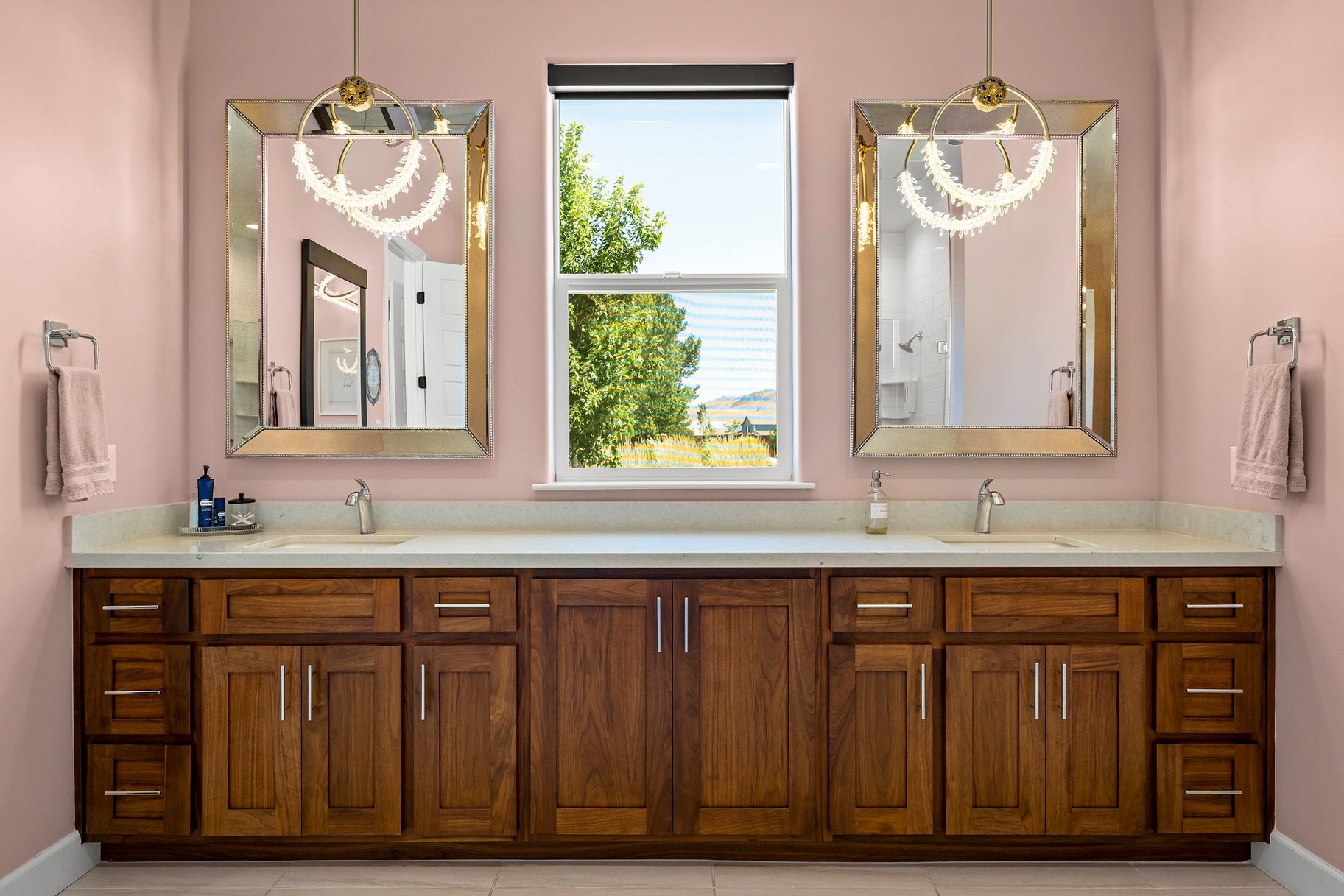  Private Luxury Retreat in Verdi with Custom Designer Finishes & Peavine Views - 物件實景