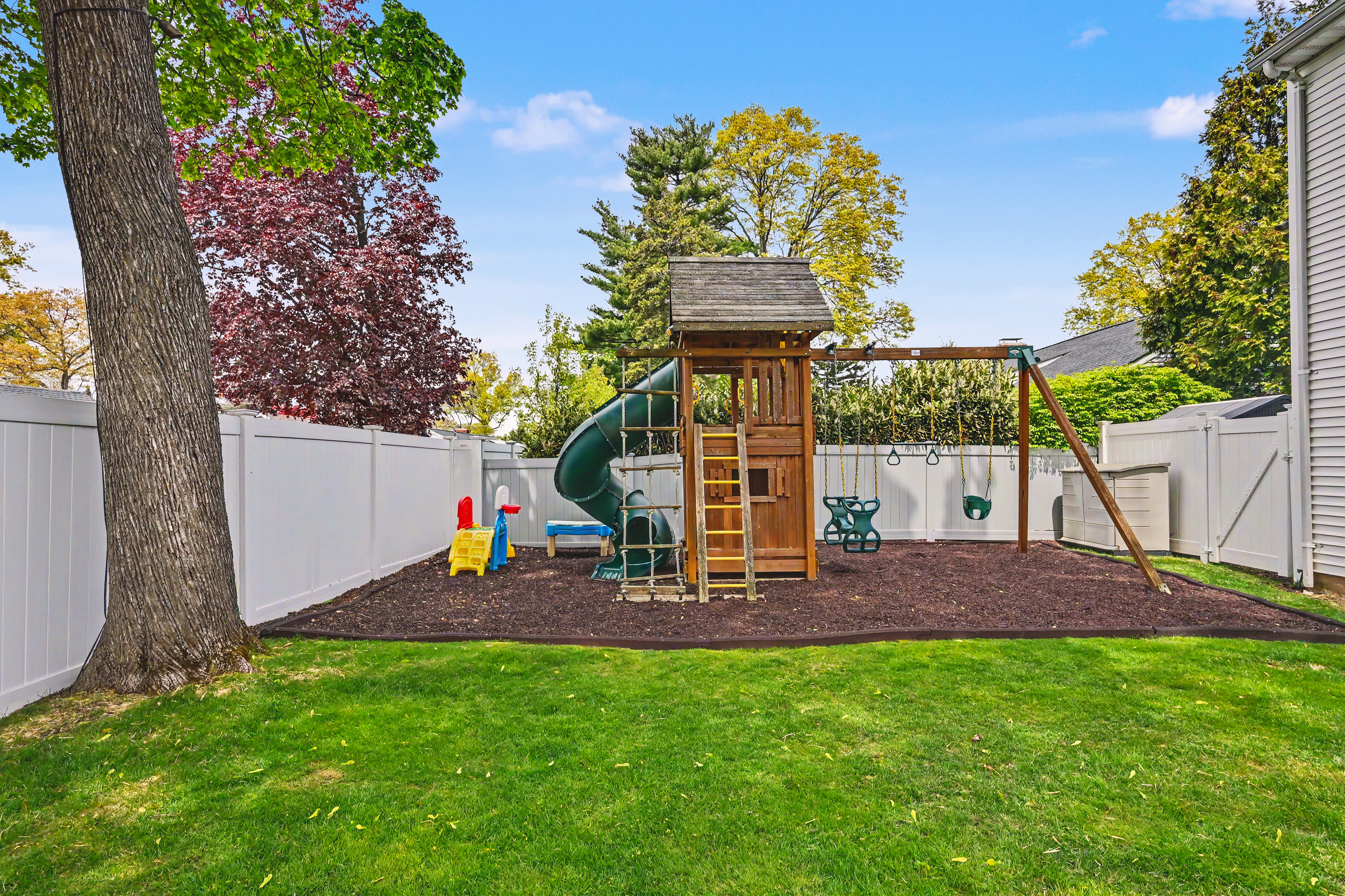  A lovely Colonial nestled in the heart of desirable Wilmot Woods. - 物件實景