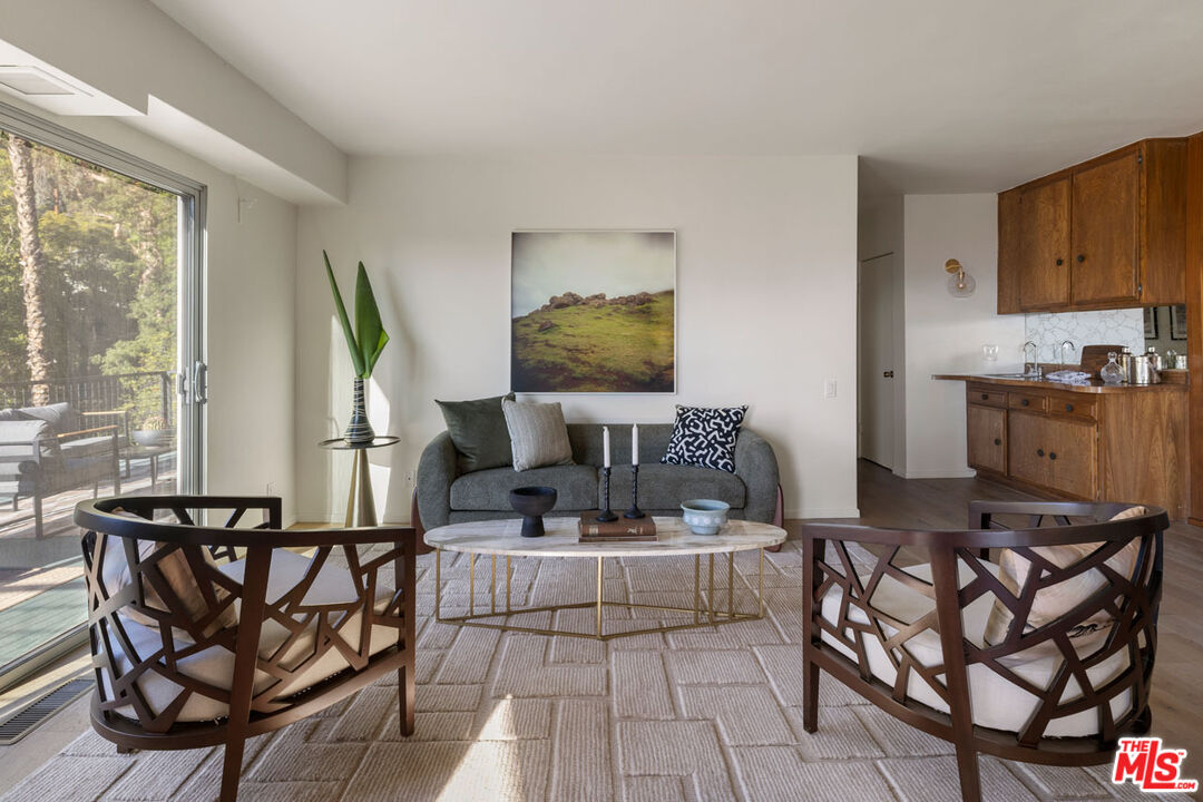 Glendale, California, 91207, United States, 3 Bedrooms Bedrooms, ,3 BathroomsBathrooms,Residential,For Sale,1987777