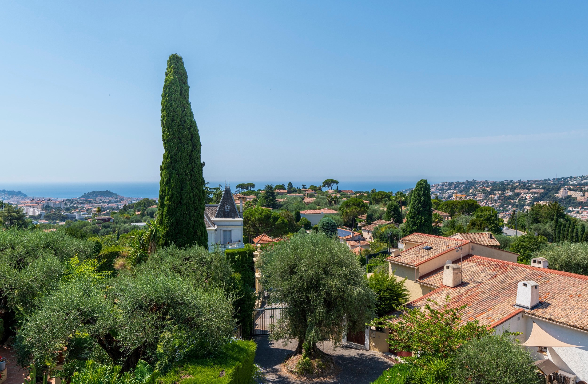 Nice Gairaut, family home for sale with garden, swimming pool, sea views and pr… - 物件實景