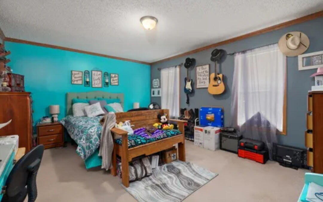 Aurora, Missouri, 65605, United States, 4 Bedrooms Bedrooms, ,2 BathroomsBathrooms,Residential,For Sale,1943592