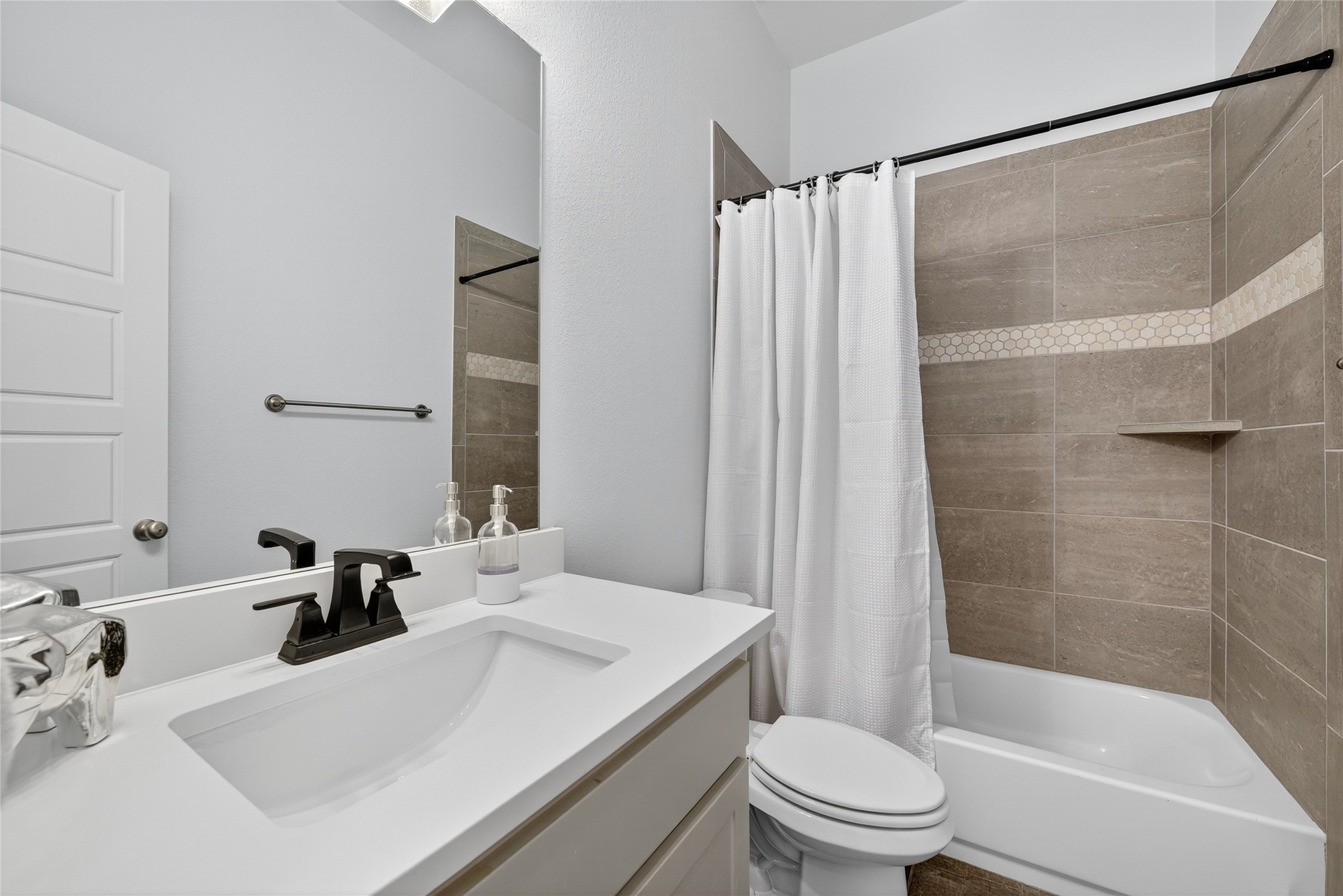 Springtown, Texas, 76082, United States, 4 Bedrooms Bedrooms, ,3 BathroomsBathrooms,Residential,For Sale,1966278