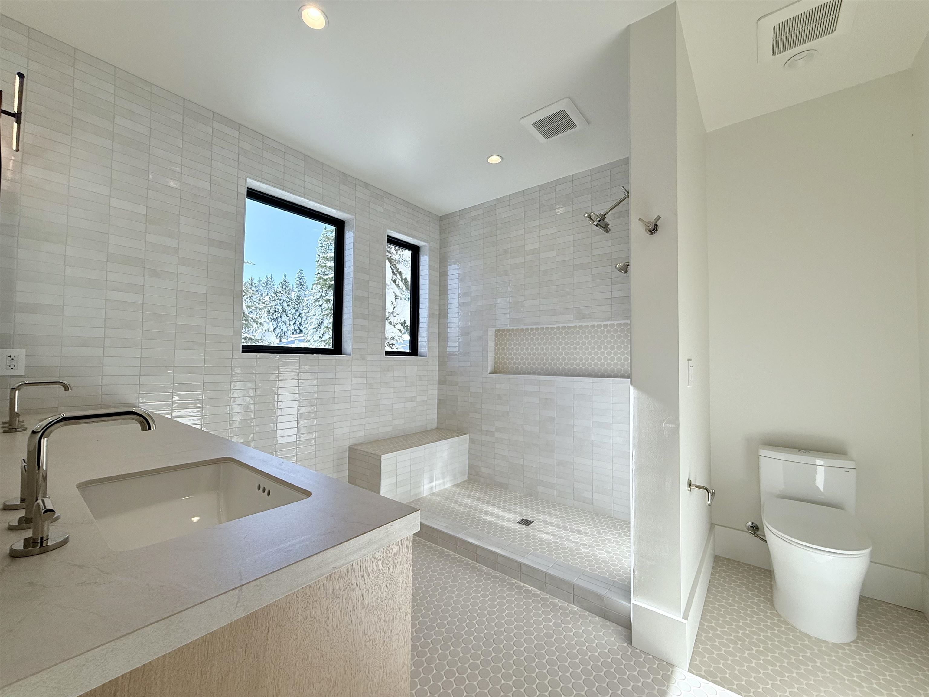 Truckee, California, 96161, United States, 5 Bedrooms Bedrooms, ,5 BathroomsBathrooms,Residential,For Sale,1992888