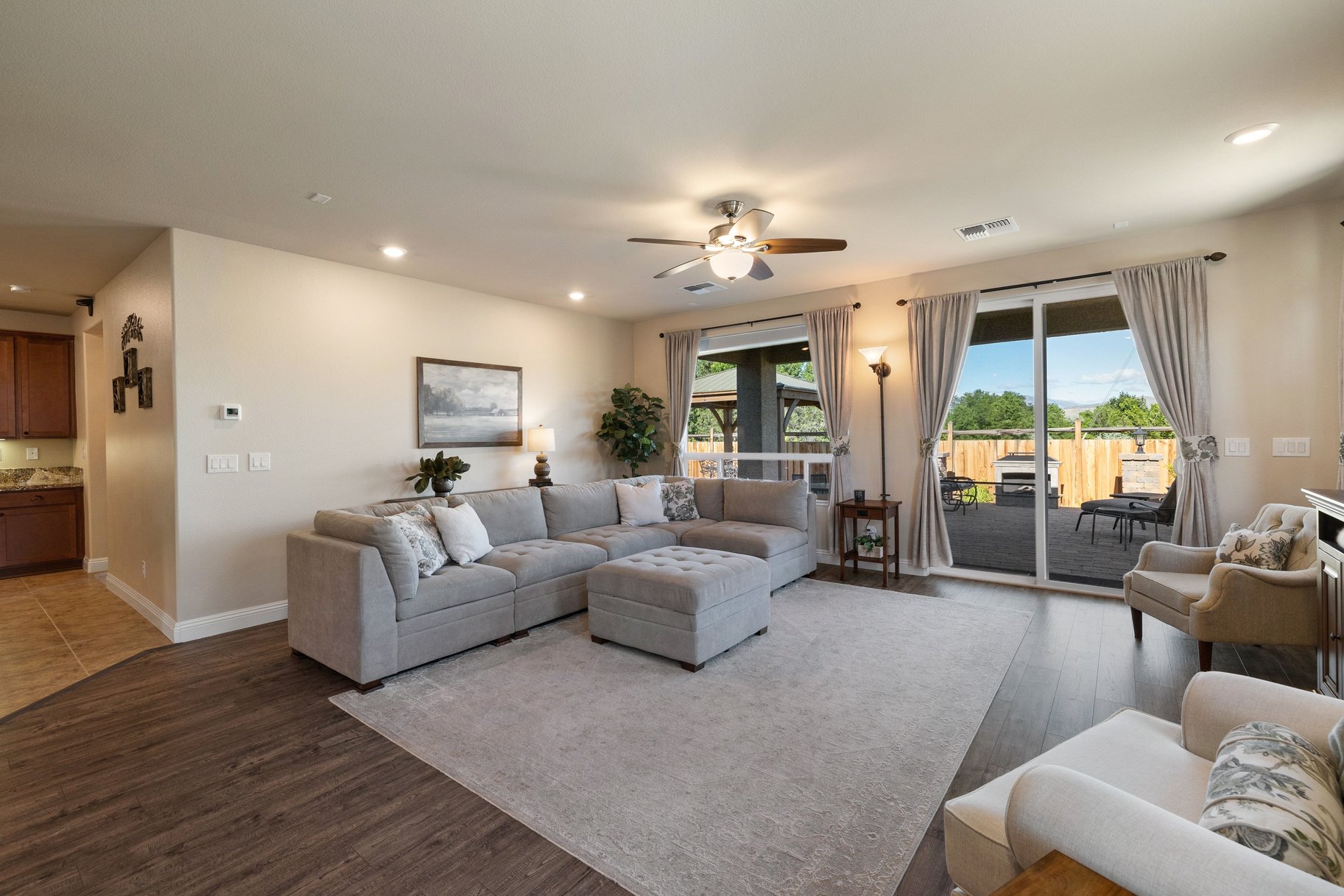  Welcome to 7239 Early Dawn Court, located in desirable Wingfield Springs - 物件實景