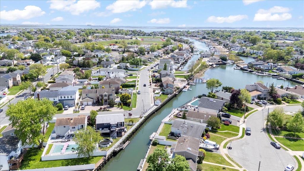 Bellmore, New York, 11710, United States, 5 Bedrooms Bedrooms, ,2 BathroomsBathrooms,Residential,For Sale,1928090