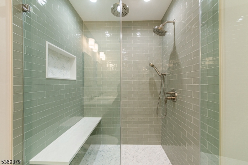 Essex Fells Twp., New Jersey, 07021, United States, 4 Bedrooms Bedrooms, ,4 BathroomsBathrooms,Residential,For Sale,1885303