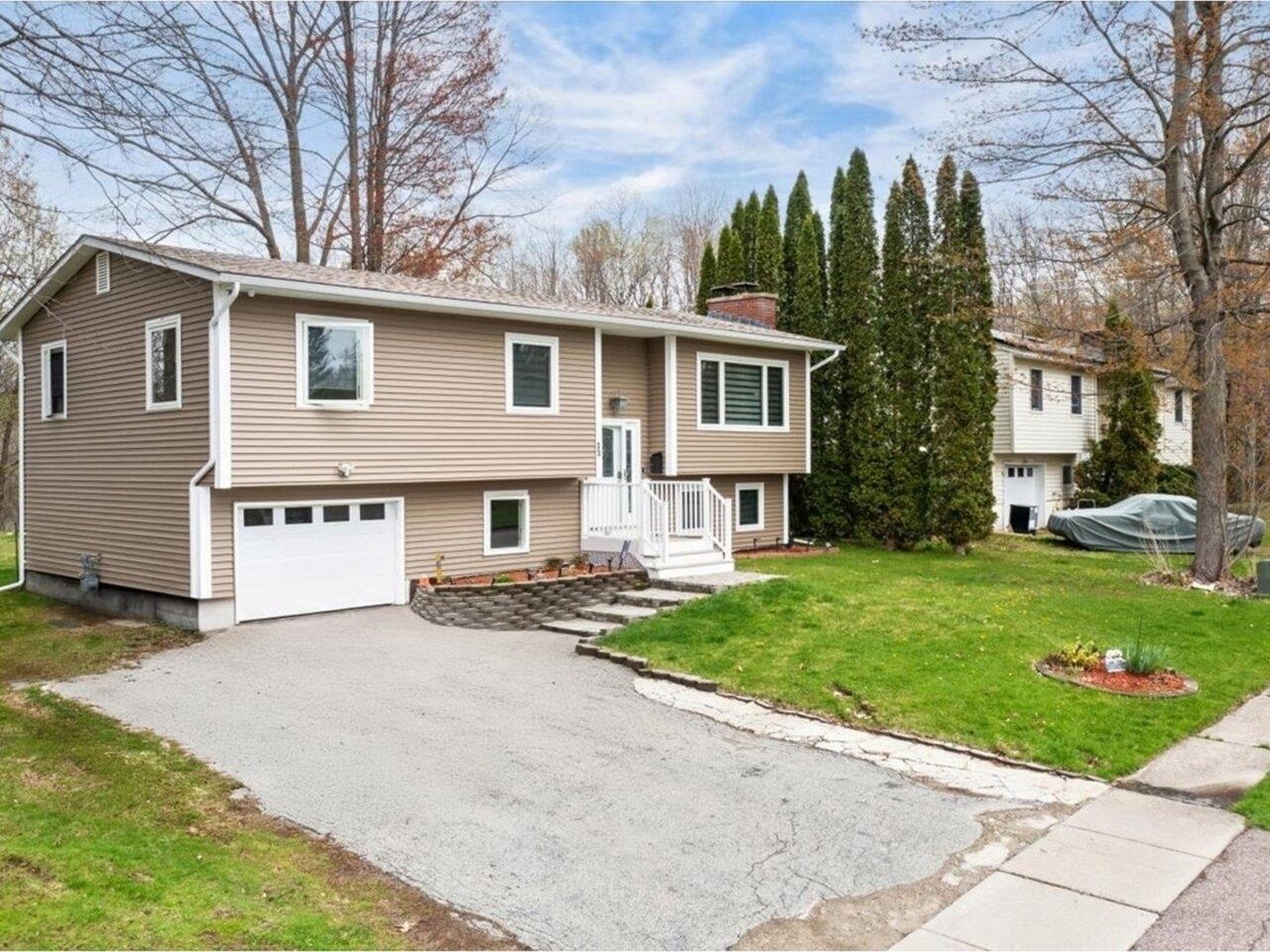 Essex Junction, Vermont, 05452, United States, 3 Bedrooms Bedrooms, ,1 BathroomBathrooms,Residential,For Sale,1827239