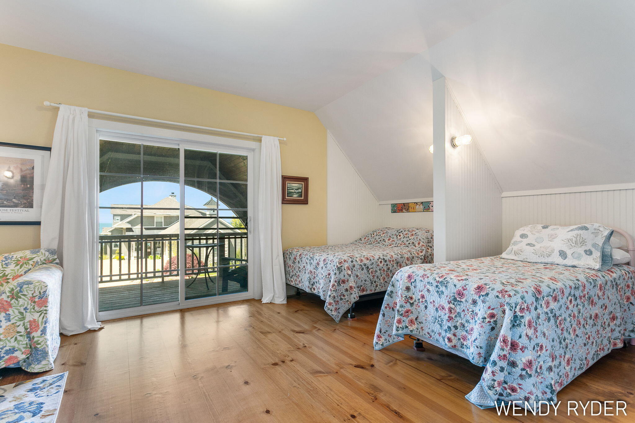 South Haven, Michigan, 49090, United States, 4 Bedrooms Bedrooms, ,4 BathroomsBathrooms,Residential,For Sale,1907418